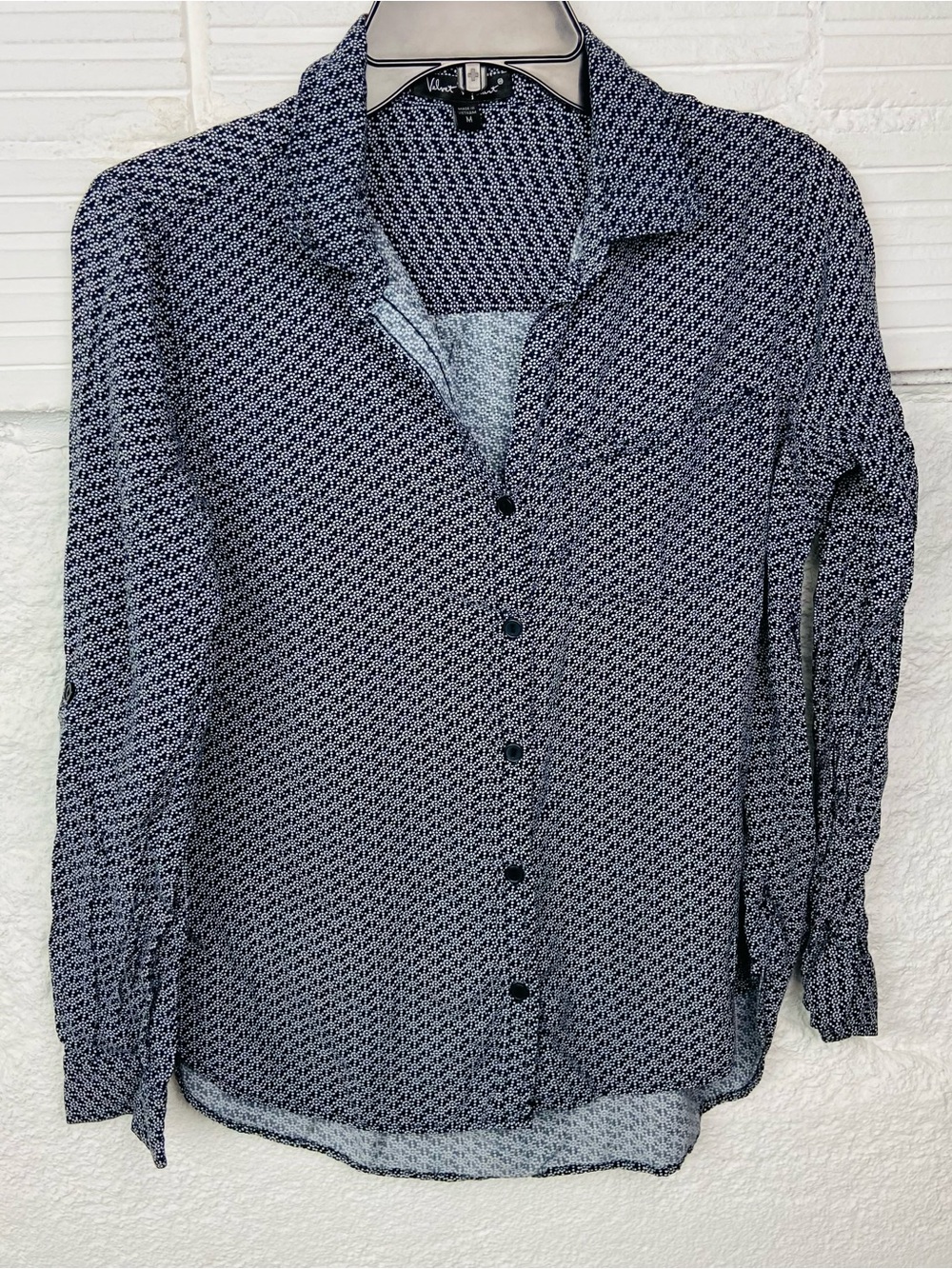 Velvet Heart Navy and White Geometric Print Button-Down Shirt size medium